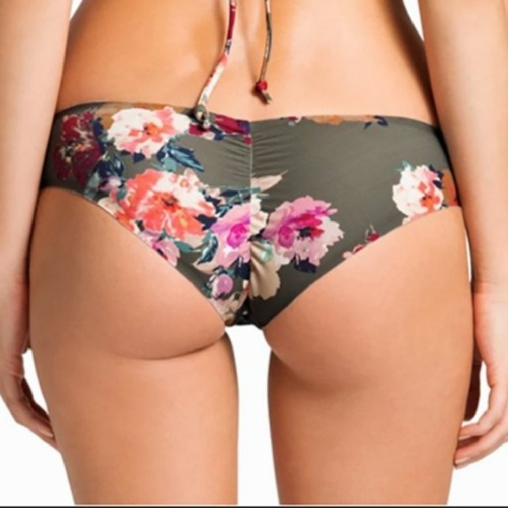 Boys + arrows kiki bottom